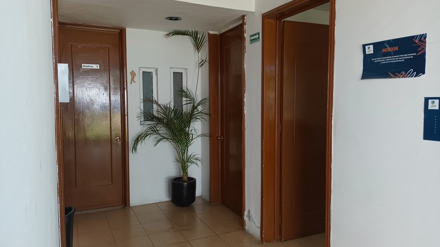 Pasillos y oficinas