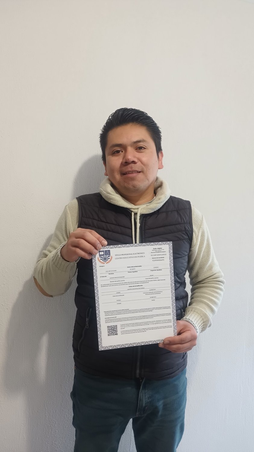 Egresado titulado de UniCEP Enlace Tlaxcala